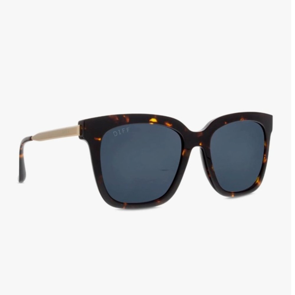 Diff Bella Sunglasses - Tortoise w/ Grey Polarized Lenses